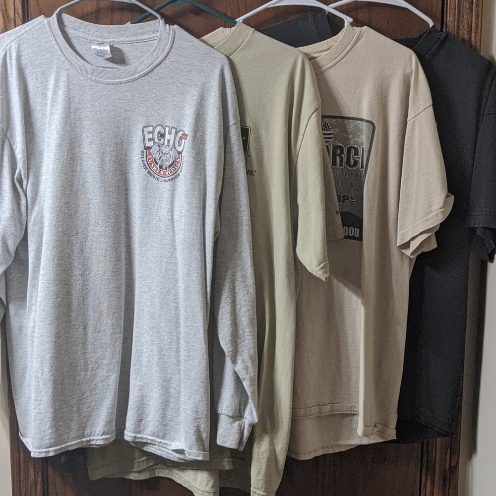 SOLD---4 Army Men's XL T-shirts